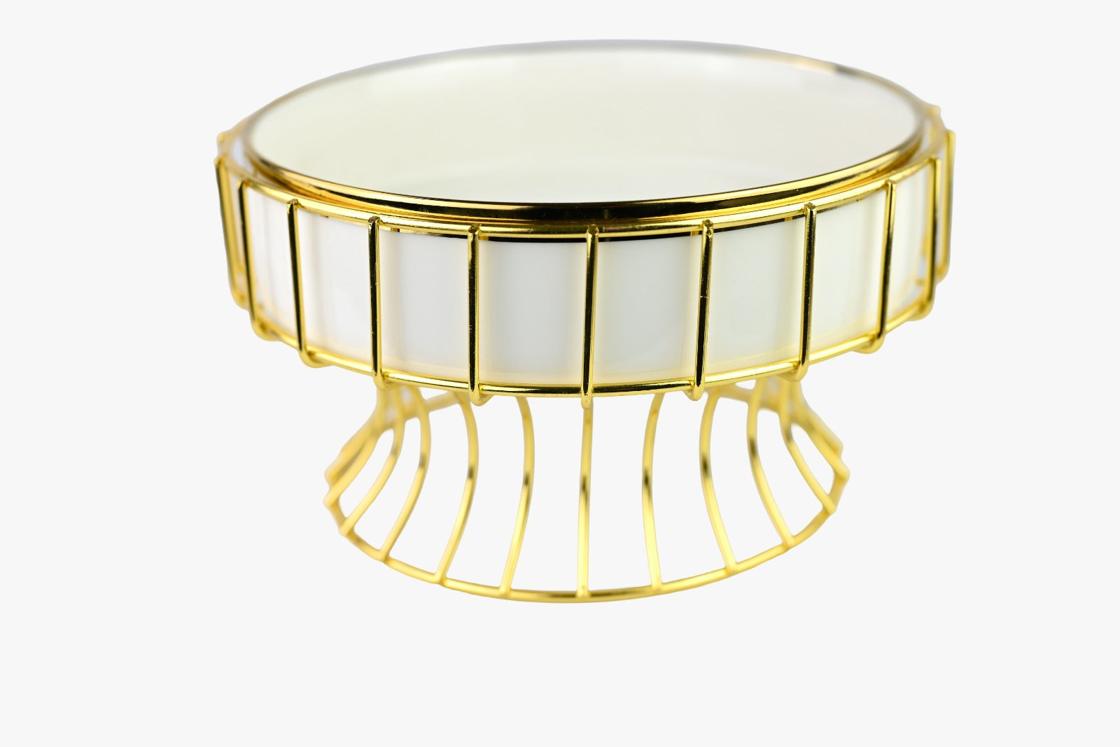 Plateau en porcelaine blanche avec cadre en fil