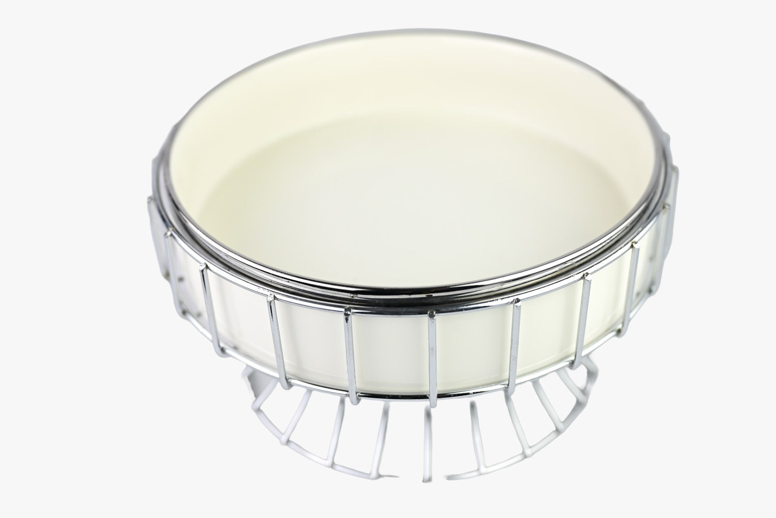 Plateau en porcelaine blanche avec cadre en fil